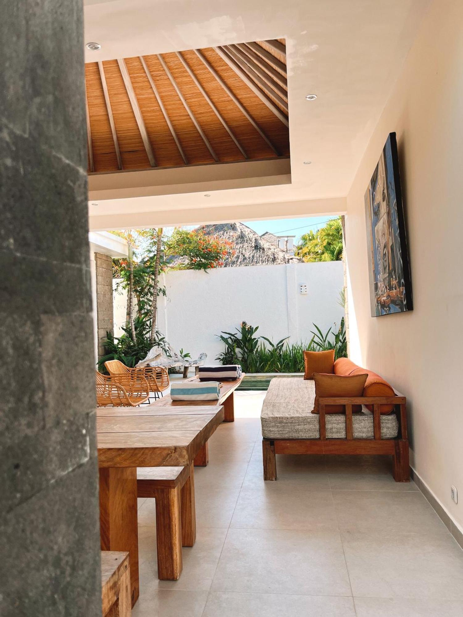 Aster Villa Seminyak Esterno foto