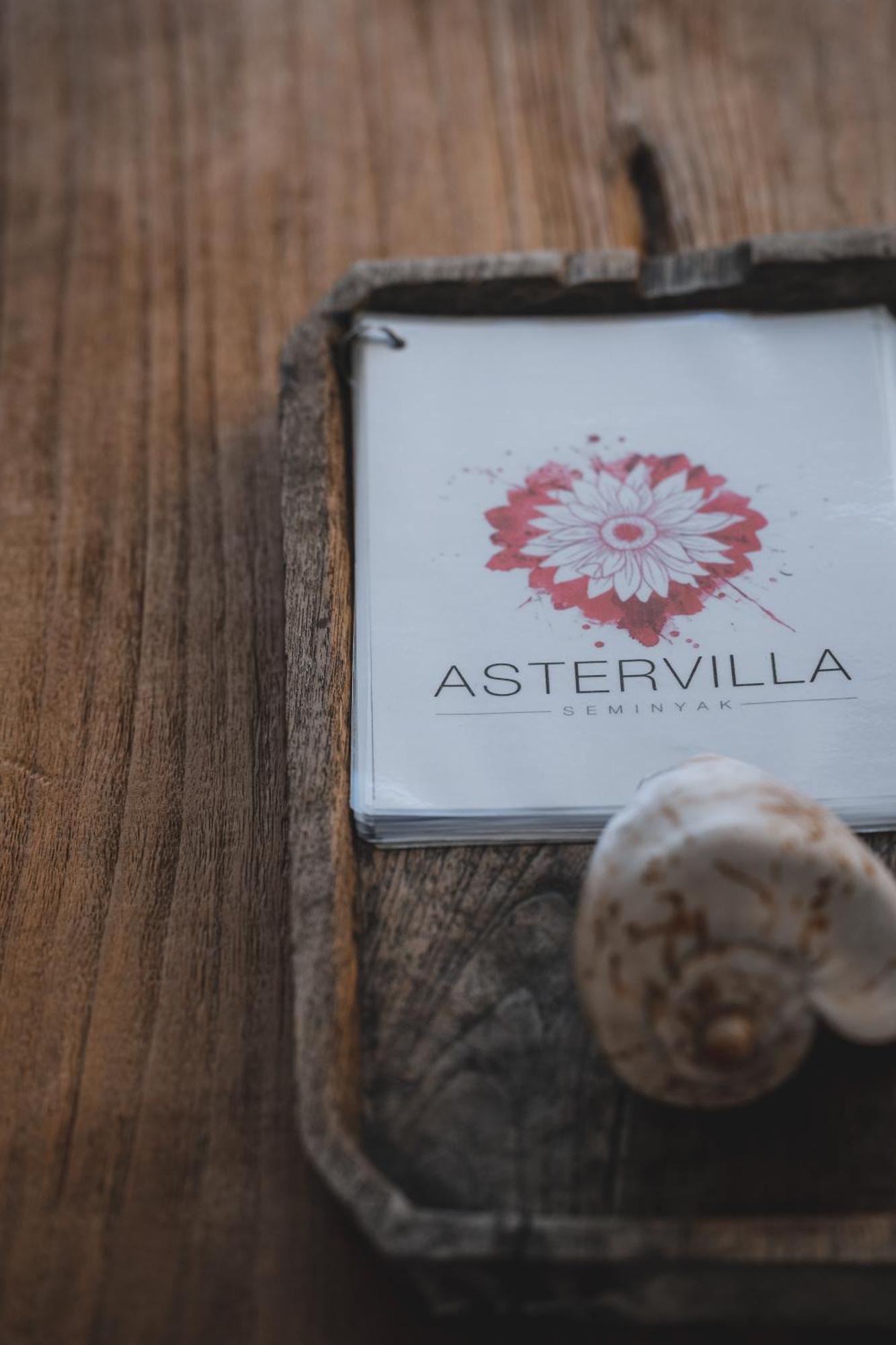 Aster Villa Seminyak Esterno foto