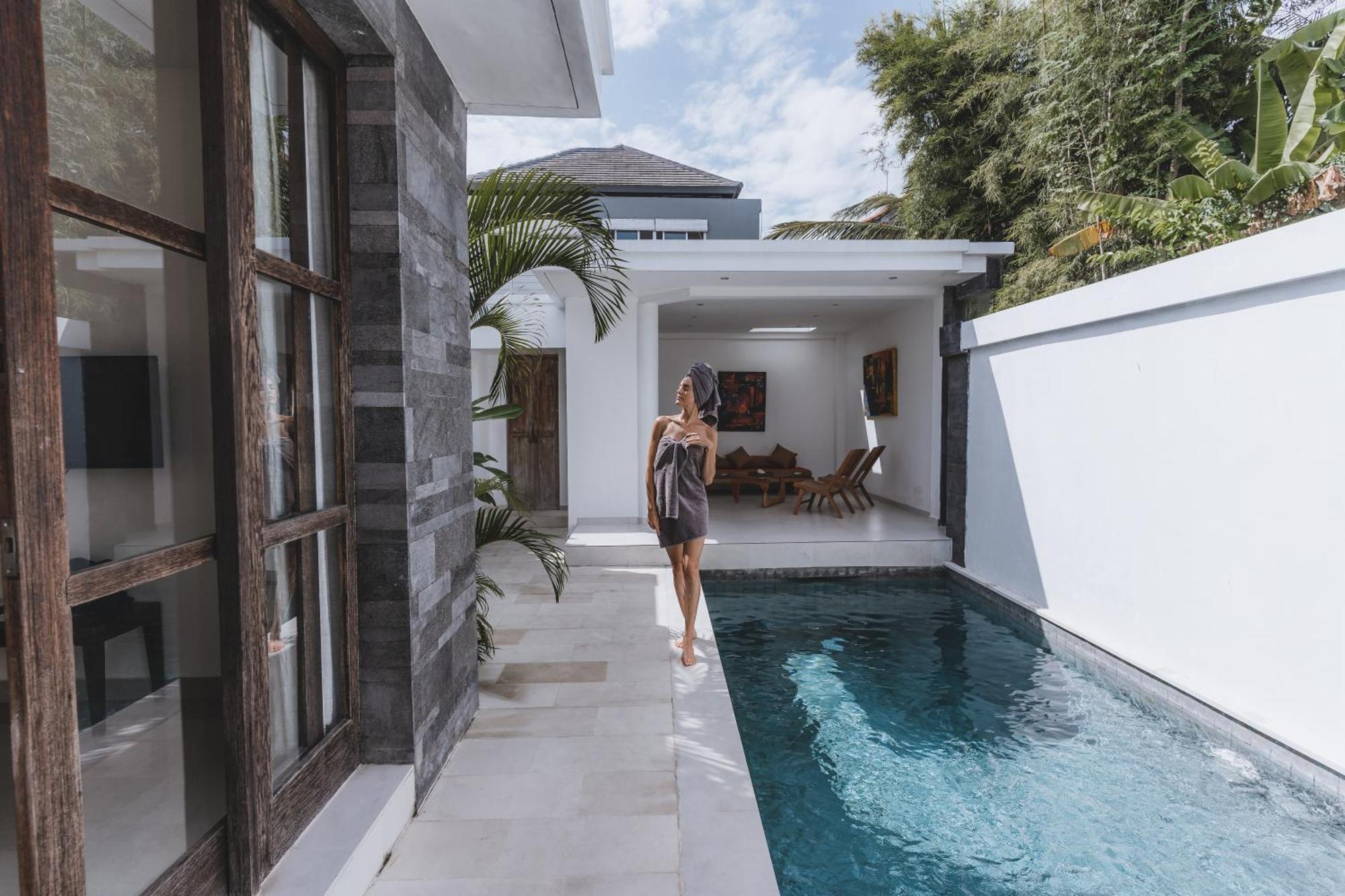 Aster Villa Seminyak Esterno foto