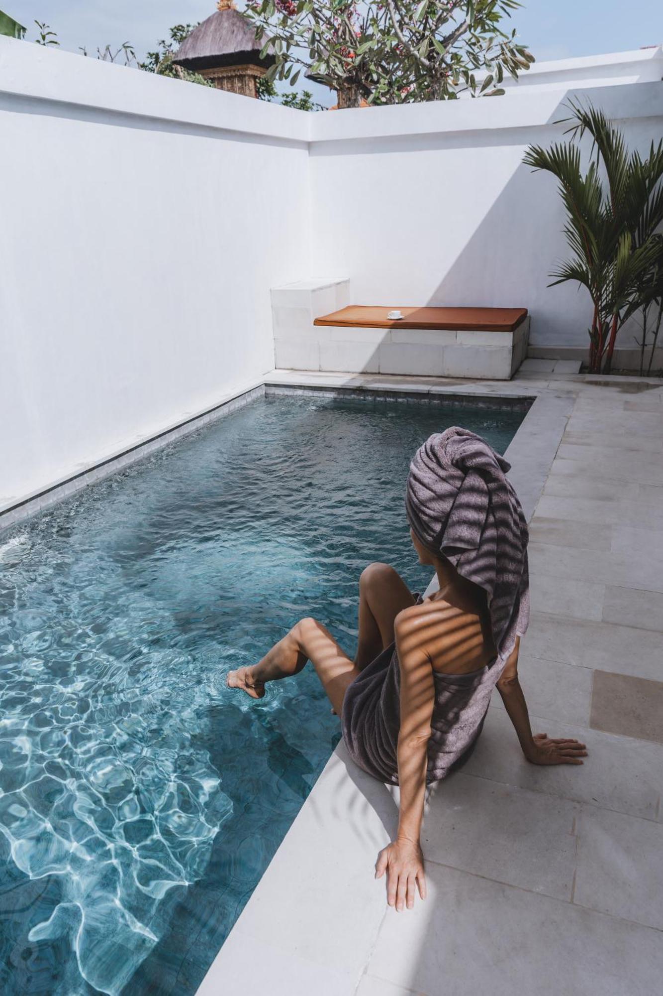 Aster Villa Seminyak Esterno foto